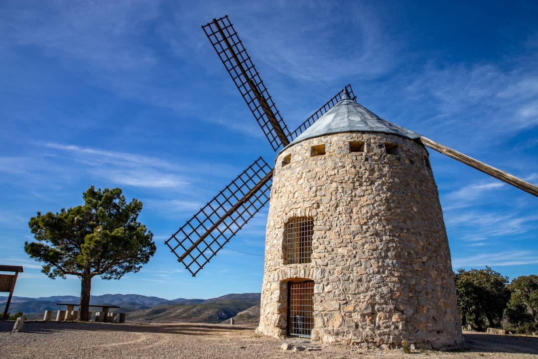 Los Molinos de Alcublas, unos molinos de viento en Valencia con