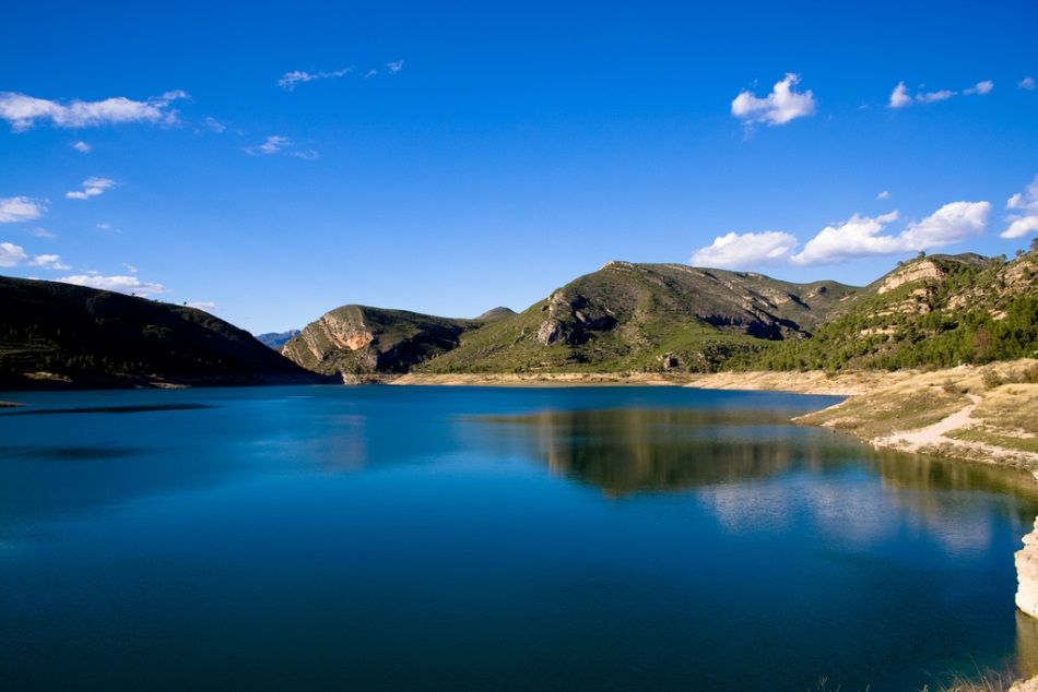 Pantanos y ríos para practicar la pesca de agua dulce