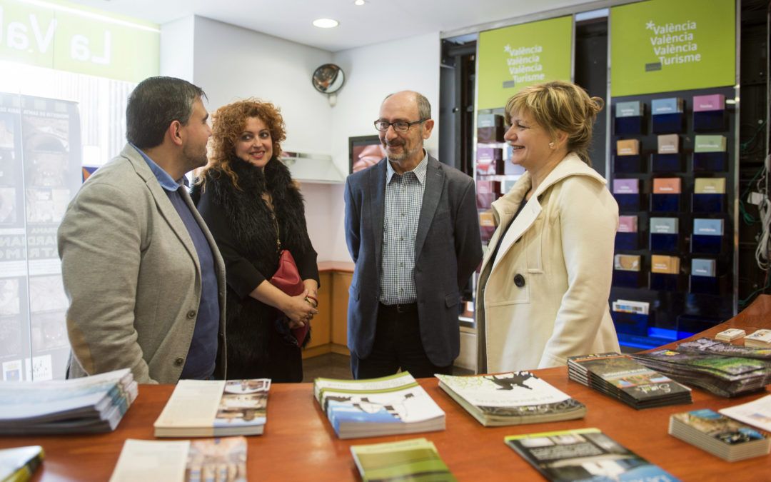 La Valldigna muestra su potencial natural, cultural y gastronómico junto al Teatro Principal de Valencia