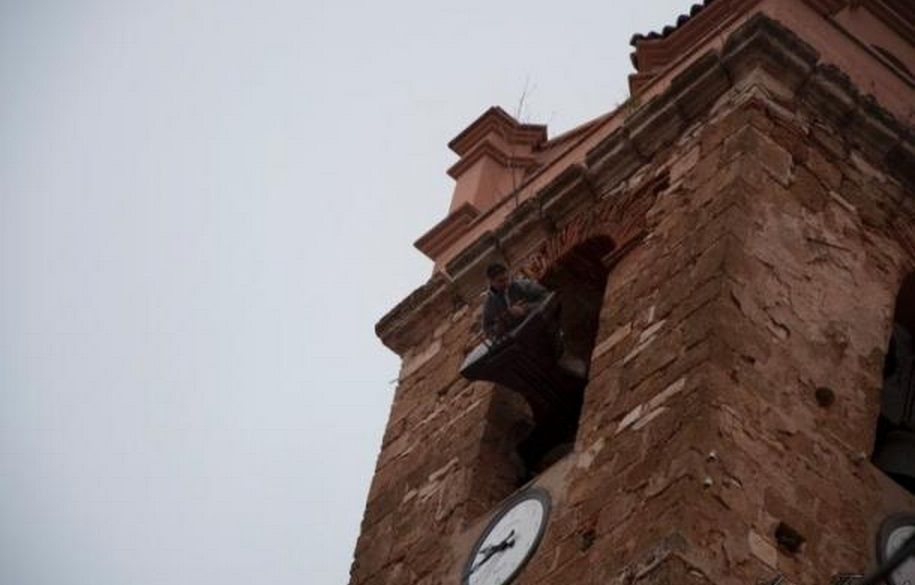 Castielfabib y su volteo humano de Campanas