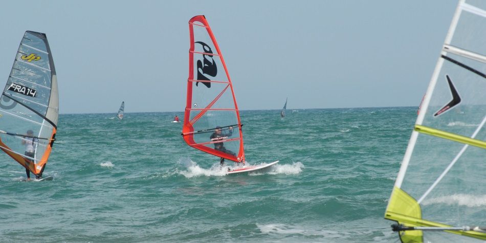 Dónde aprender y practicar windsurf