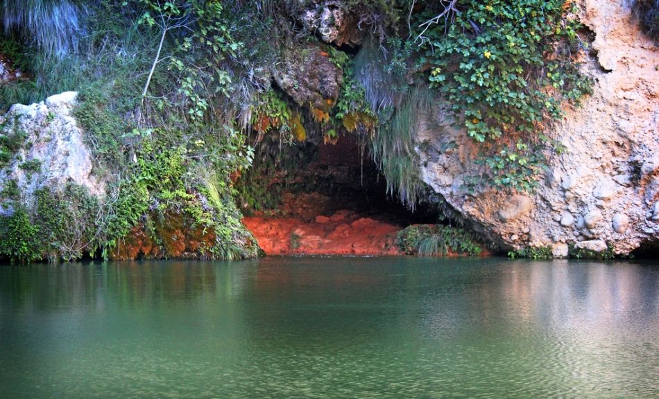 Escucha el sonido del agua en la Cueva Turche