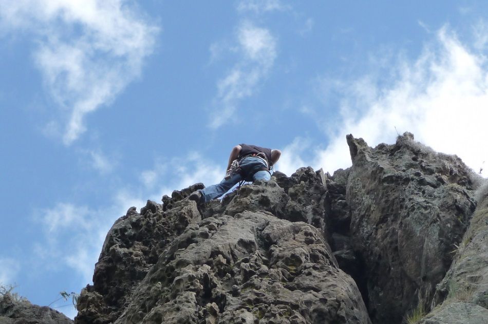 Escalar en las Peñas de Guaita es formar parte de la historia