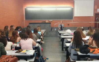 Pilar Moncho a estudiantes de Turismo: “Debemos afianzar la conexión entre aulas, instituciones y empresas para profesionalizar el sector”