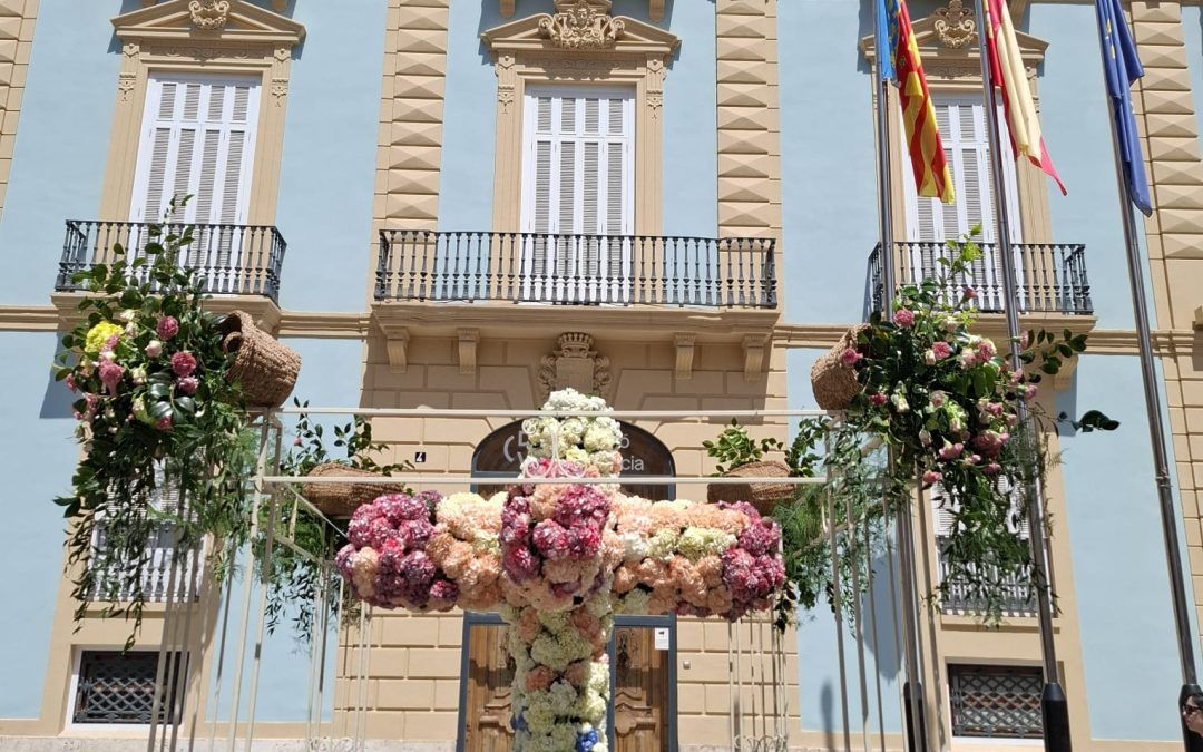 La Diputació de València se suma a la festividad de la Cruz de Mayo