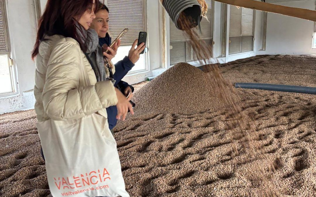 Periodistas de Argentina y China descubren los atractivos turísticos de la provincia de la mano de la Diputación